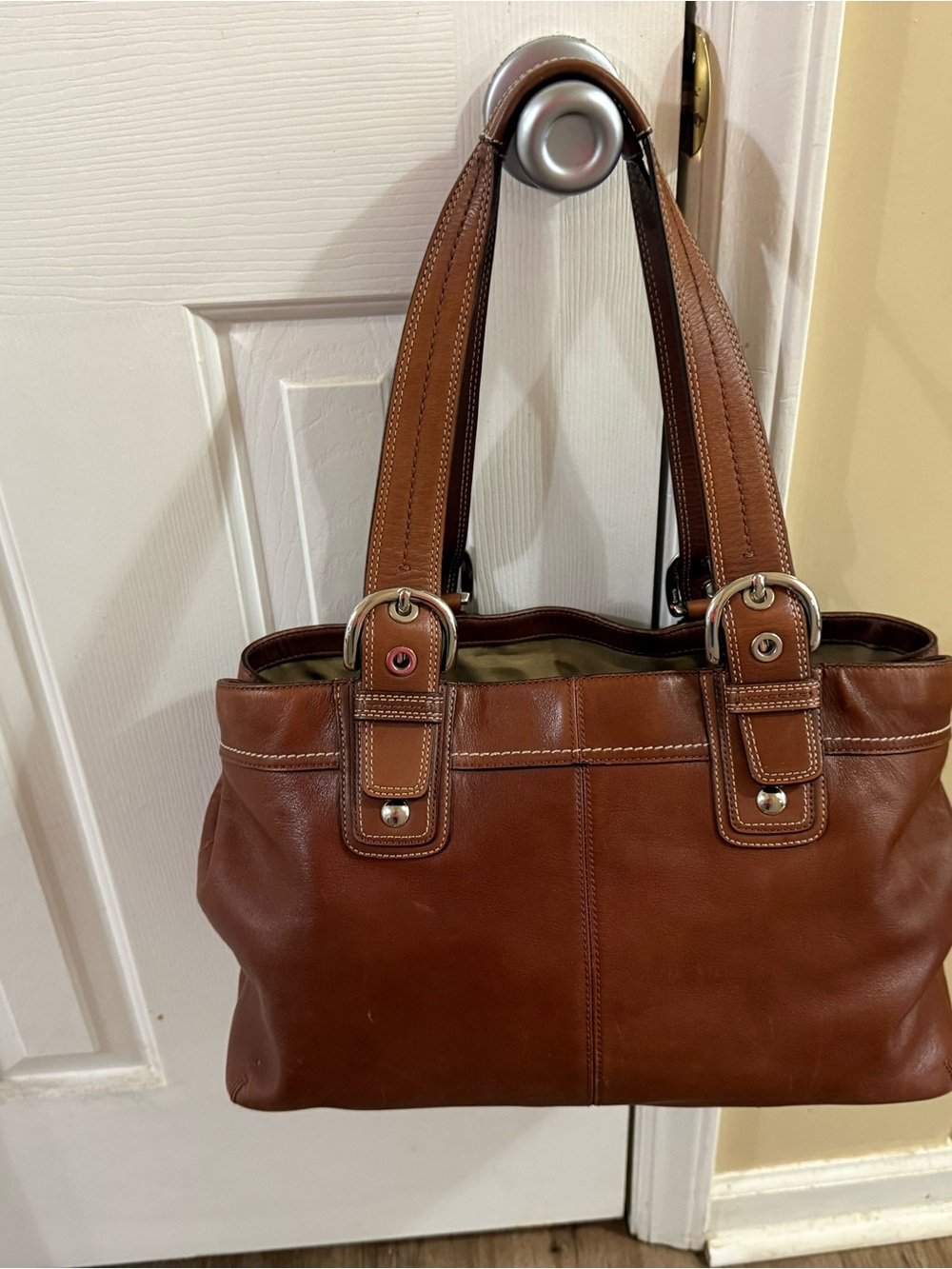 Coach Brown Leather Shoulder Bag with Double Straps - Picture 2 of 9